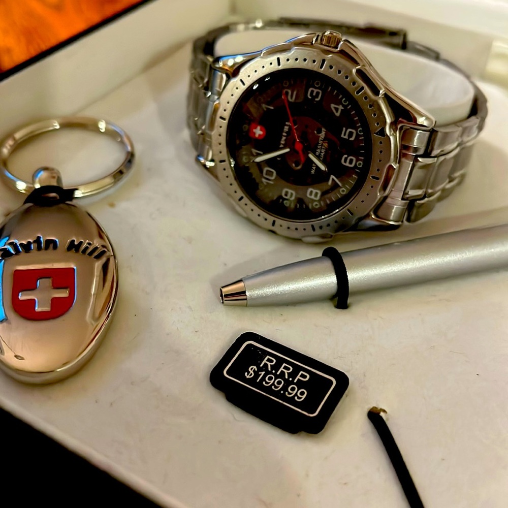 Watch Gift Set from Calvin Hill.  Included: watch, pen, key chain